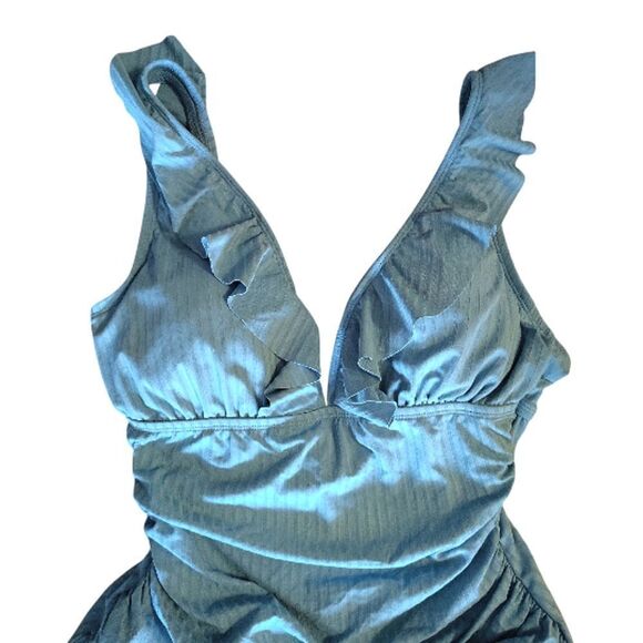 Ellen Tracy Laid Back Blue Ruffled Slimming One Piece Swimsuit Size 10 NWT - Picture 3 of 10